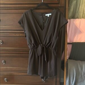 She + Sky Black Tie-Waist Cap Sleeve Romper- size large